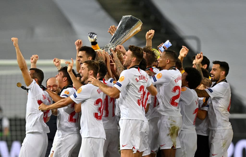 Las postales de la celebración del cuadro de Lopetegui tras imponerse al Inter en la final.