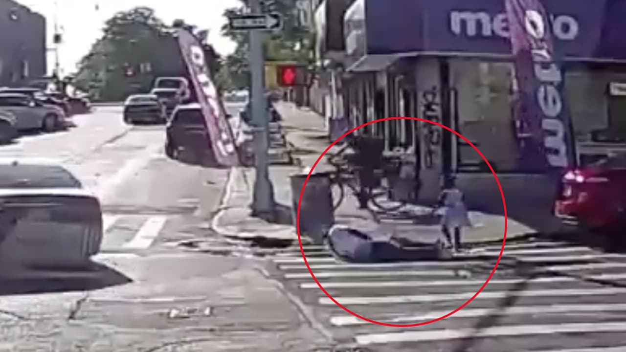 Acusan a tres sujetos por asesinar a un hombre mientras caminaba con su hija de 6 años en El Bronx