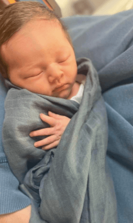 Baby Sloan nació a las 12:45 a.m.