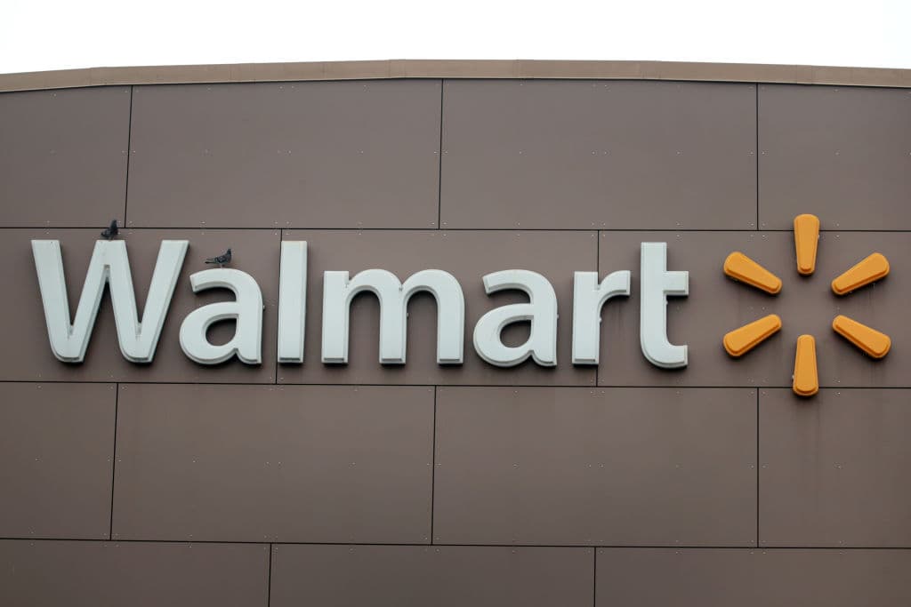 Walmart dice que dos tercios de sus empleos con paga por hora en EEUU pasarán a ser de tiempo completo