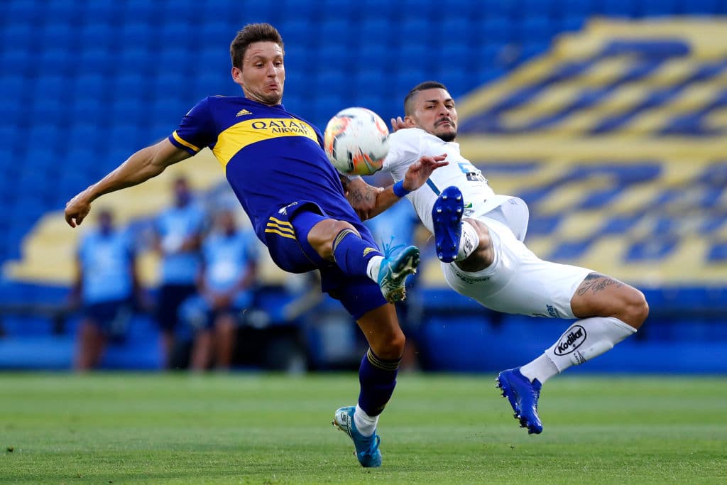 Sin ventaja para nadie, Boca y Santos deberán resolver la eliminación en Brasil tras el empate 0-0 del día de hoy en la Bombonera.