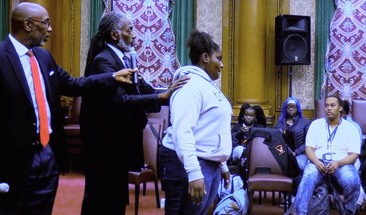 Programa busca capacitar a jóvenes para una mejor interrelación con la policía en Nueva York