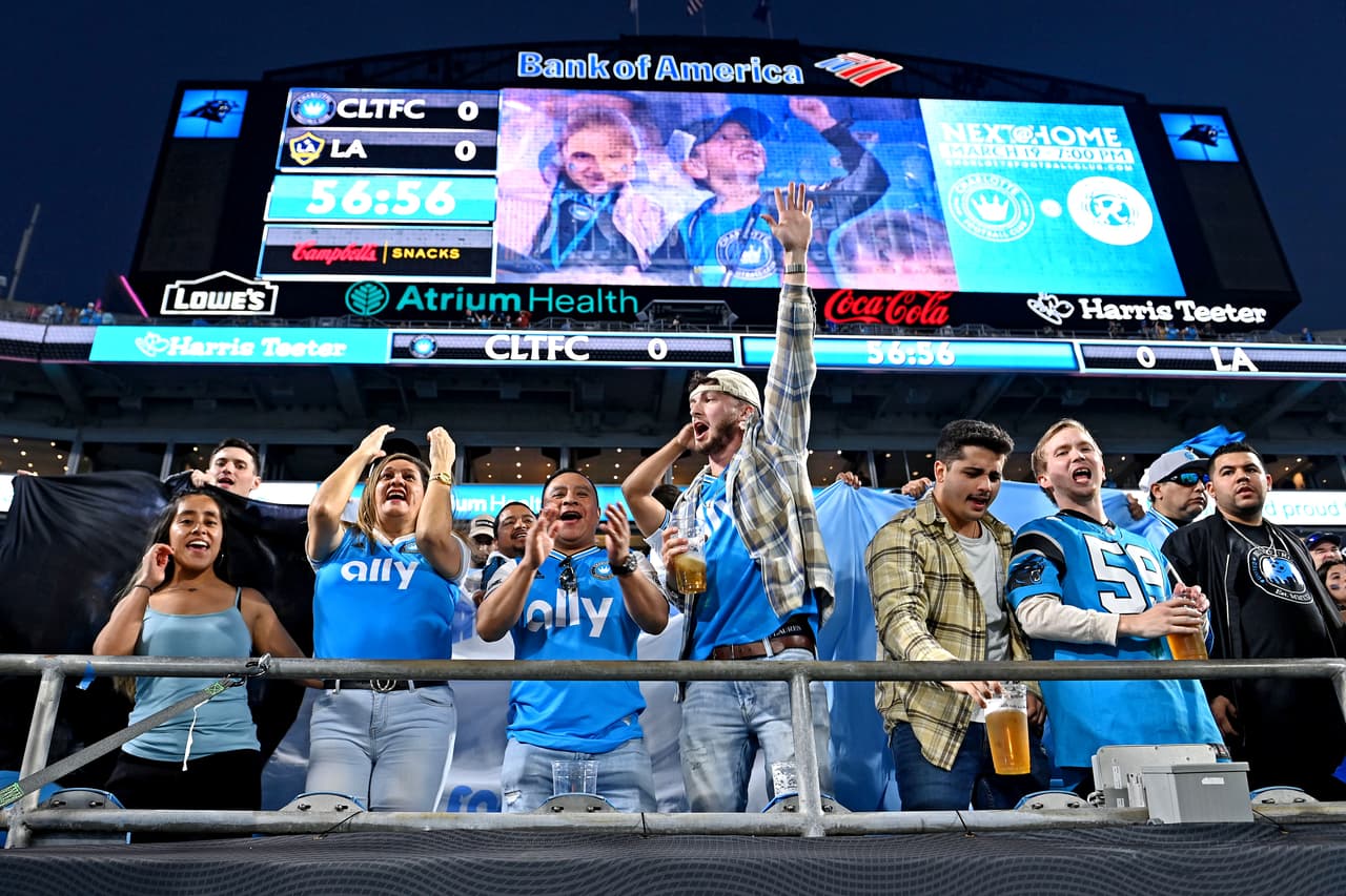 Seguidores de Carolina del Norte y Carolina del Sur se dieron cita para el estreno como local de Charlotte FC.
<br>