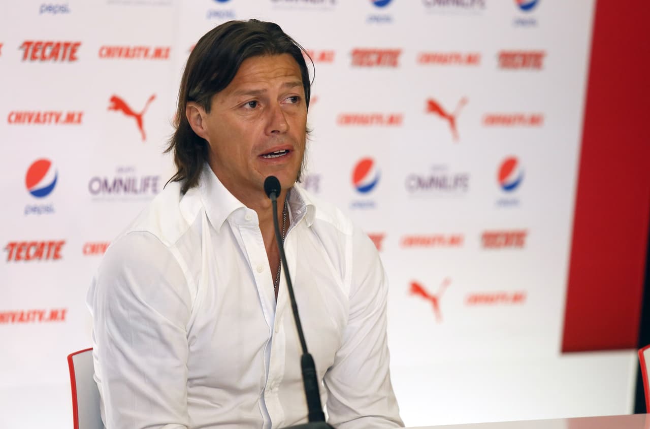 Matías Almeyda quiere proteger a Rodolfo Pizarro de críticas "confusas"