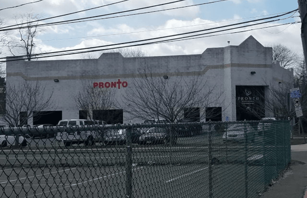 <h3 class="cms-H3-H3"><b>Pronto of Long Island, Inc</b></h3>
<br>
<b>Dónde: </b>128 Pine Aire Drive Bay Shore, NY 11706.