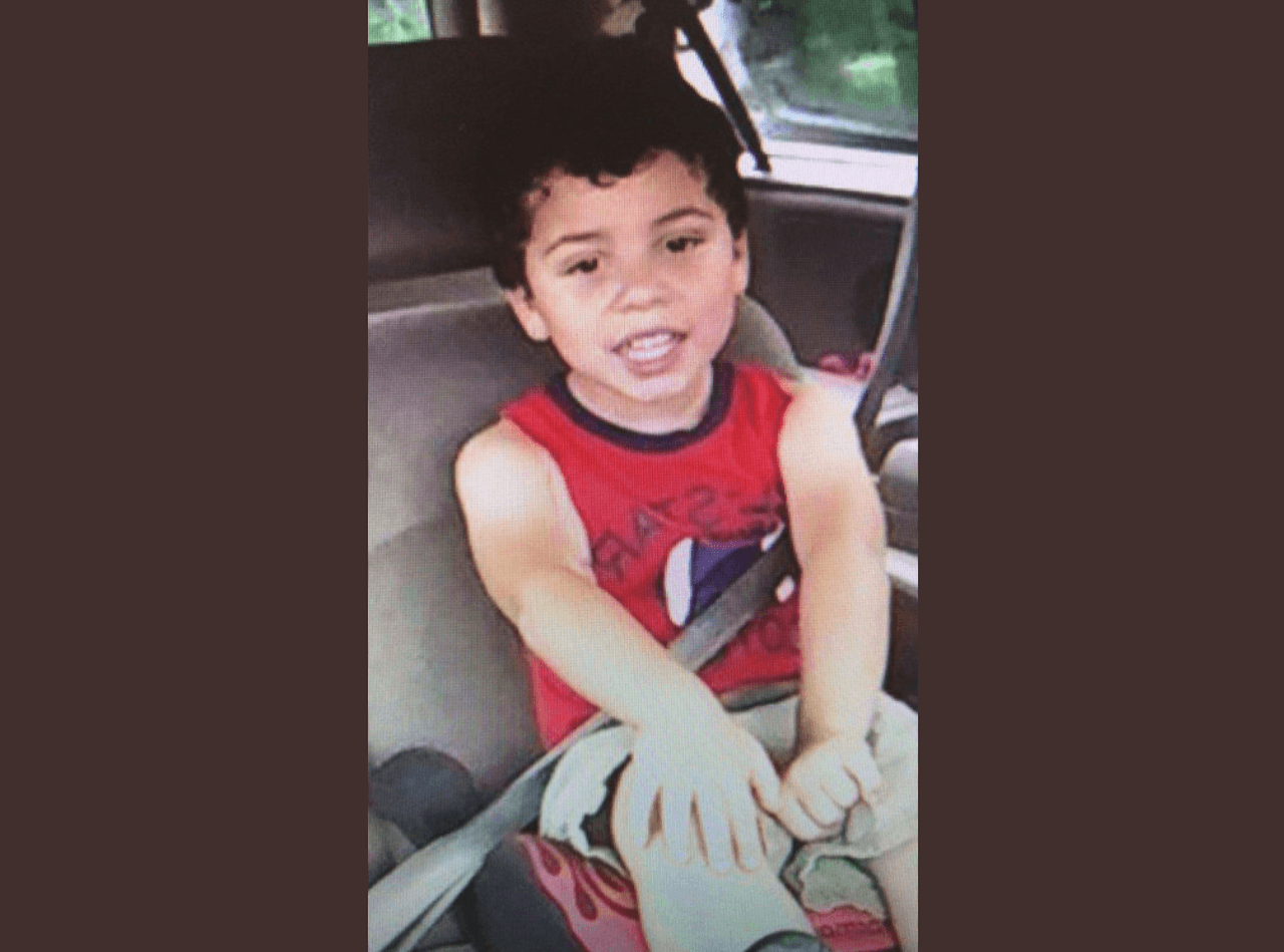 "Es el final que todos temíamos": Hallan en un pozo el cuerpo del niño de 4 años desaparecido en Carolina del Norte