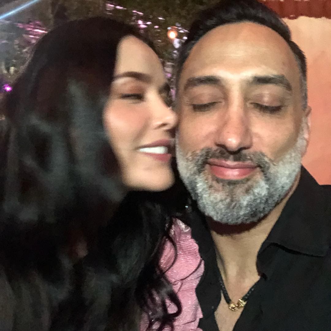 "Fue muy fácil. Fue muy fácil porque
<b>tengo un marido que me apoya</b>, que amo, que me respeta, que me ama", aseguró.