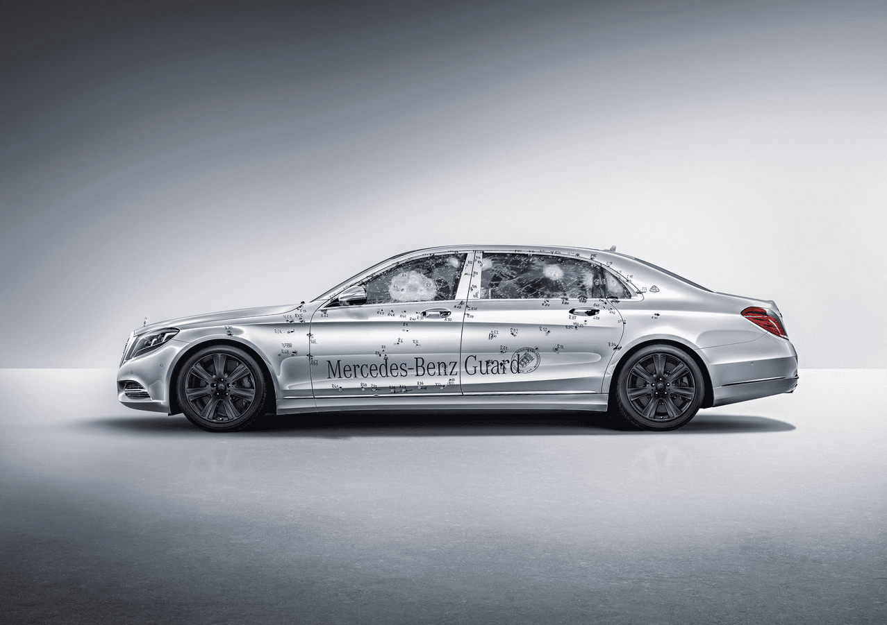 Mercedes-Maybach S600 Guard: El auto para los que no la deben pero si la temen