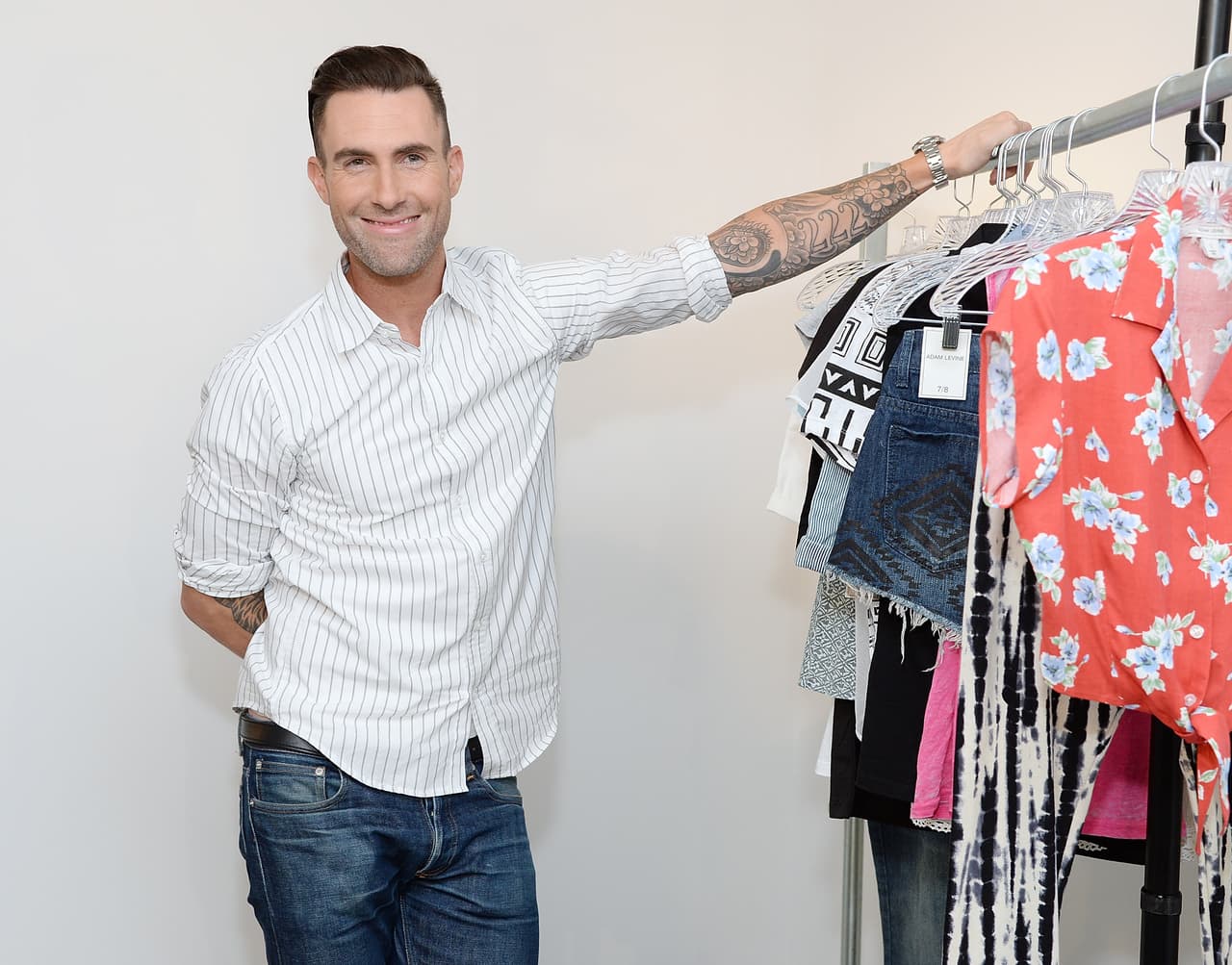 ¿Quién se va de shopping con él?