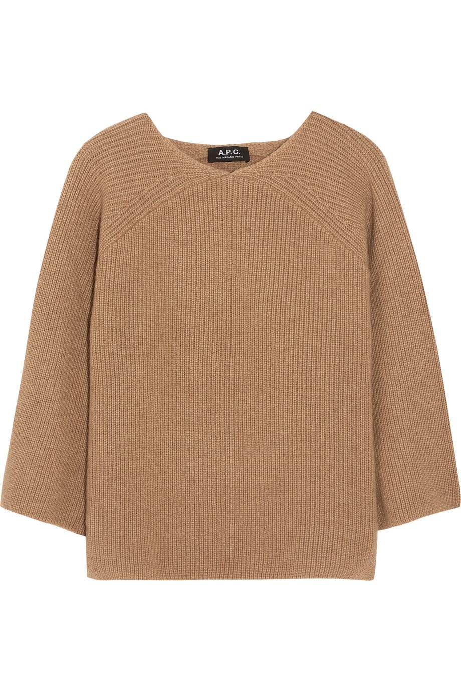 Tejidos. Si pensabas que la ropa abrigadora solamente pertenecía a temperaturas bajo-cero estás equivocada. BCBG, Michael Kors y A.P.C. te invitan a apostar por outfits cuyo protagonista sea el tejido. Llévalo en blusas, suéteres, abrigos, accesorios y faldas. En pelo de camello, A.P.C., $325; Nordstrom.