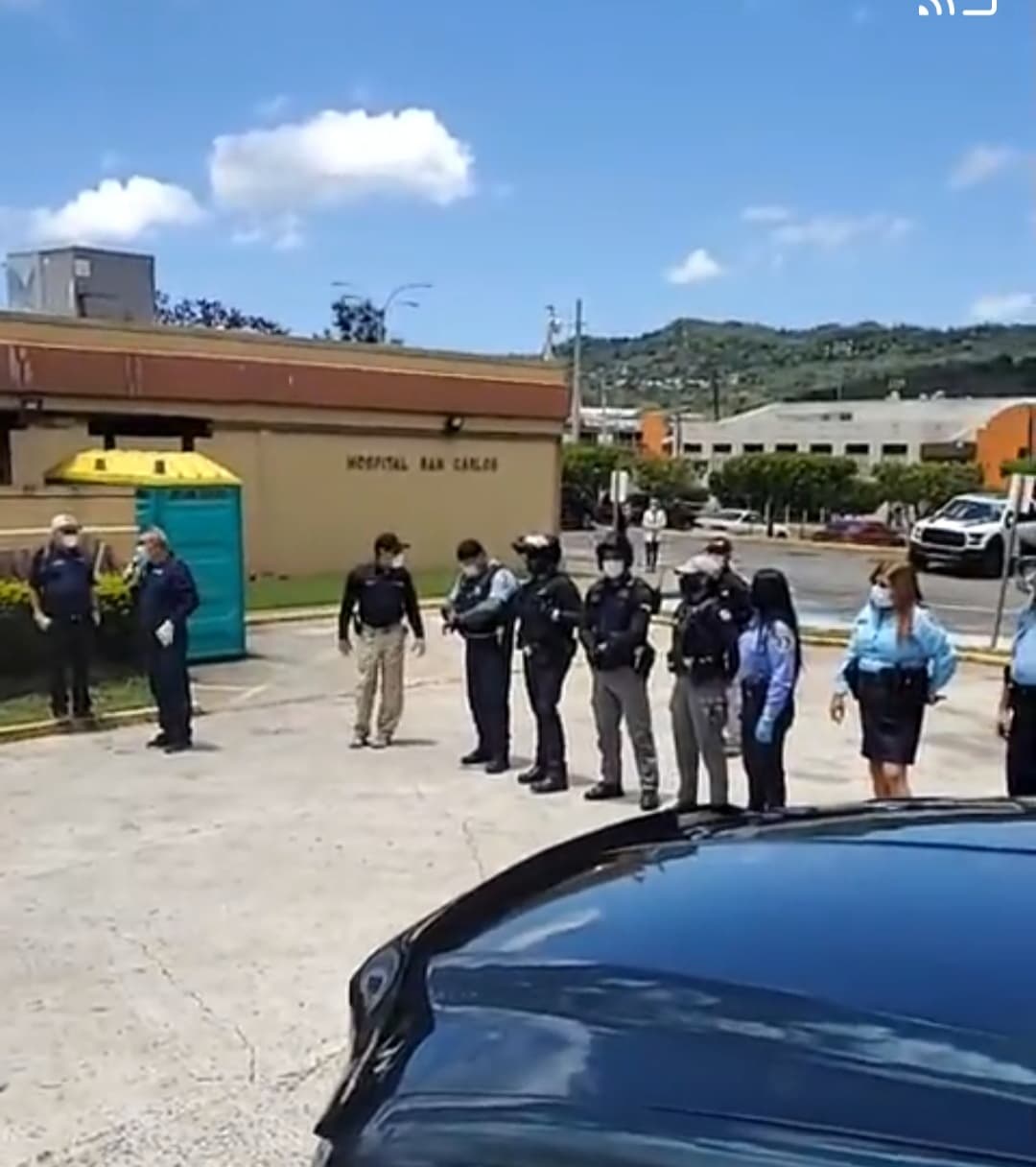 Varias
<a href="https://www.univision.com/local/puerto-rico-wlii/policia-de-mayaguez-realiza-un-reconocimiento-a-empleados-que-trabajan-durante-la-pandemia-video">demonstraciones de este tipo</a> se han llevado a cabo en toda la isla.