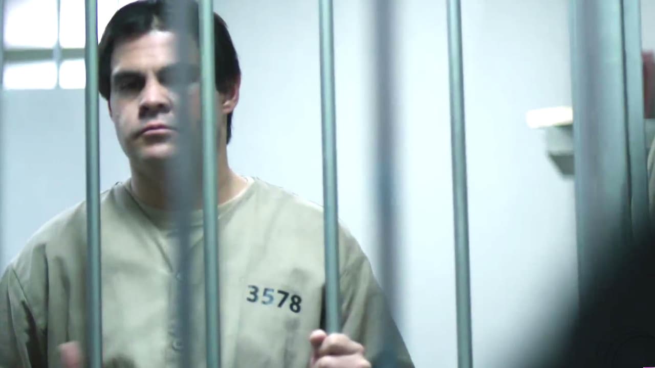 Guzmán Loera necesitaba tener controlado cada aspecto del terreno, pues sabía que los hombres de
<b><a href="https://www.univision.com/series/el-chapo/humberto-busto-es-don-sol-en-el-chapo">'Don Sol'</a></b> no perderían el tiempo para recapturarlo.