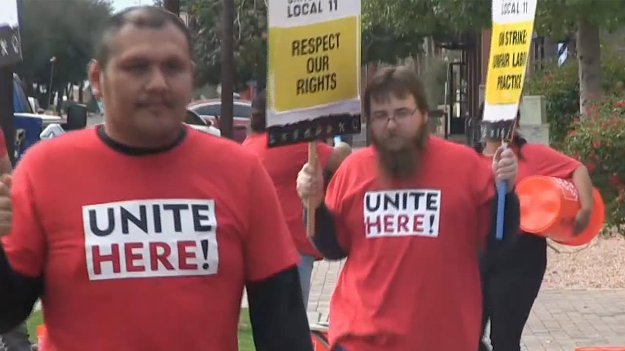 “Nos faltaron al respeto”: Empleados de hotel protestan por maltrato laboral en Tempe
