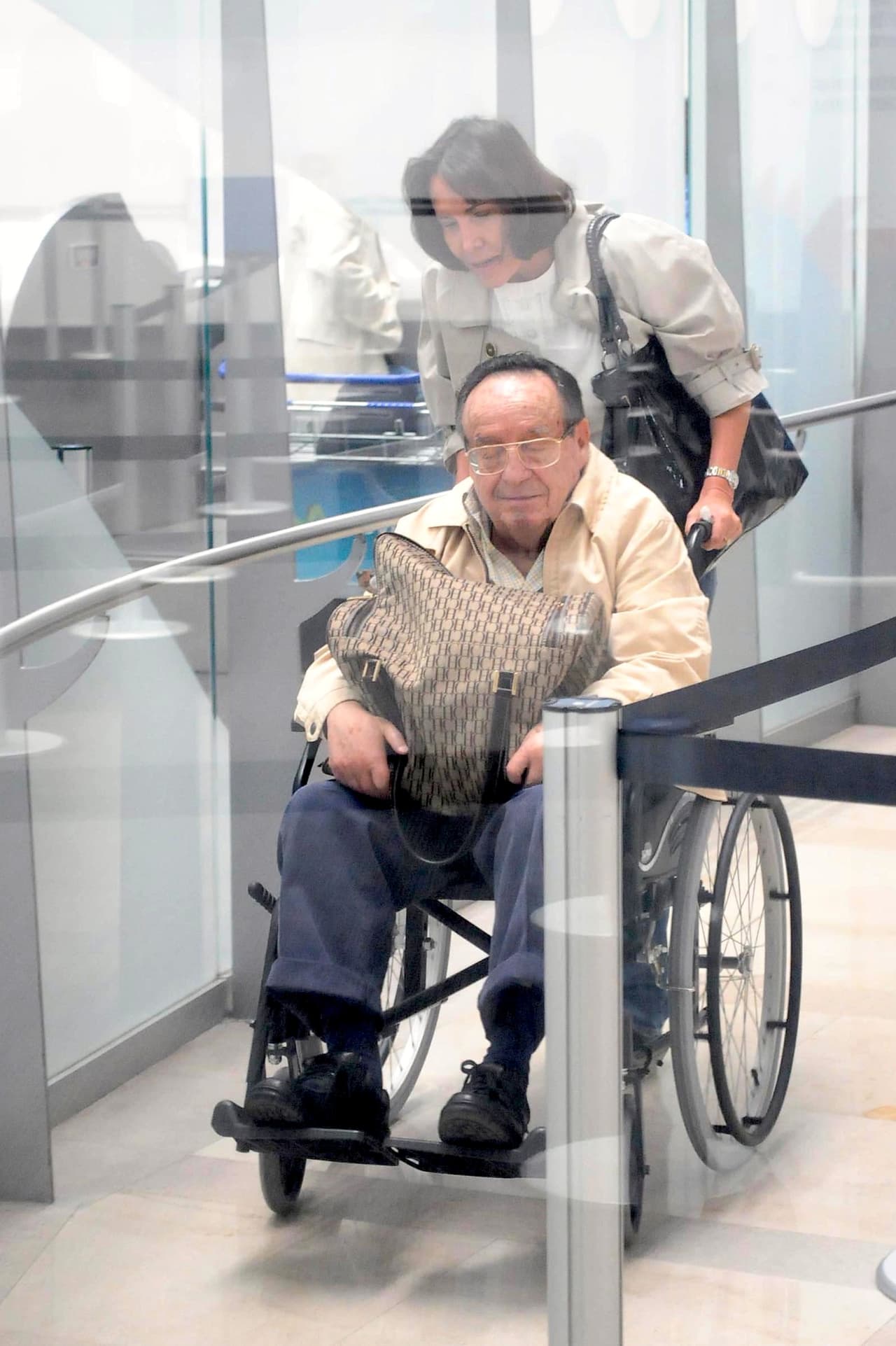 "La vida es el regalo de Dios, la vida es el milagro mayor, por dura que sea una pérdida, hay que aguantar, hay que seguir", señaló la artista, quien se mantuvo al lado del comediante desde que iniciaron su noviazgo, en la década de 1970, hasta su muerte, en 2014.