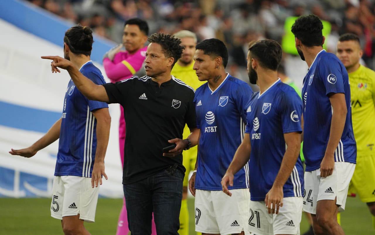 El legendario Cobi Jones fue el entrenador de las figuras de Major League Soccer.
<br>