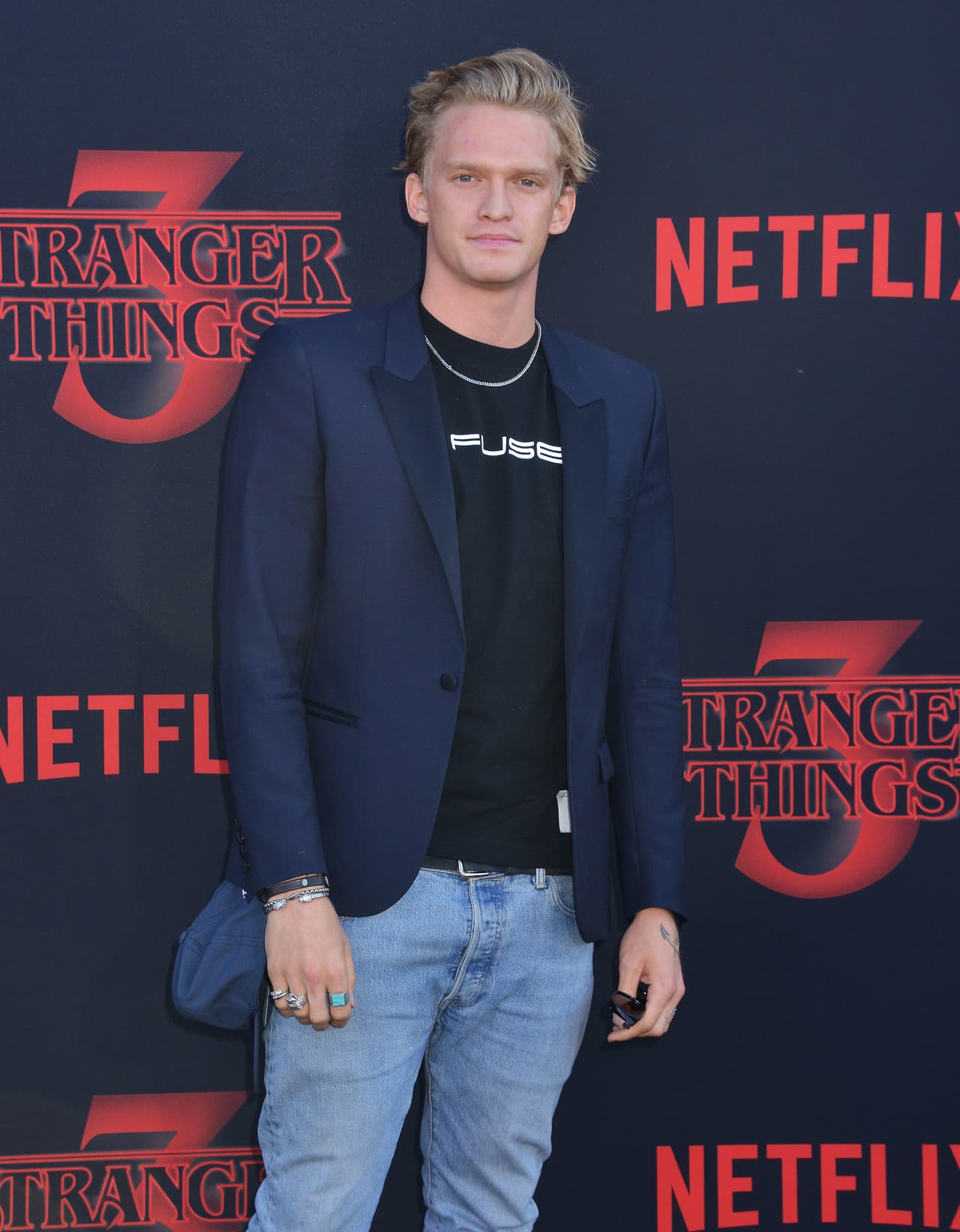 Los famosos tenían planes musicales para formar una banda. De acuerdo con información de
<a href="https://www.tmz.com/2019/12/17/miley-cyrus-bandit-bardot-band-cody-simpson-trademark/" target="_blank">TMZ</a>, en diciembre registraron el nombre de
<a href="https://www.univision.com/famosos/suena-a-que-miley-cyrus-y-cody-simpson-iniciaran-una-banda-juntos-ya-solicitaron-el-registro-de-un-nombre-fotos"><b>Bandit and Bardot</b></a>
<b>. </b>
<br>