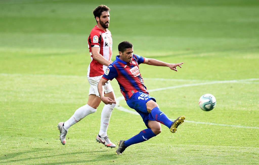 Con goles de Raúl García y Asier Villalibre, el Atletic Club viene de atrás dos veces para empatar el encuentro y sumar un punto.