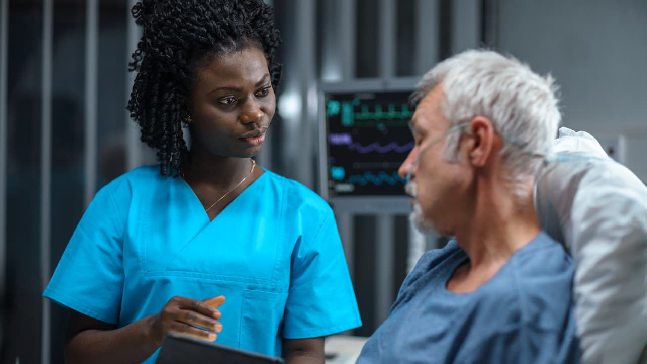 En el puesto 28 se encuentra el Centro Médico California Pacific, ubicado en Duboce Ave, San Francisco, CA 94114.
<br>
<br>−Puntaje: 71.9.
<br>−Número de camas: 480.
<br>−Especialidades: anestesiología, cardiología, dermatología, diabetes, gastroenterología, cirugía general y visceral, ginecología, obstetricia, cuidado de la memoria, otorrinolaringología, neurología, cuidados paliativos, pediatría, cirugía pediátrica, neonatología, cirugía plástica, psiquiatría, neumología, oncología radioterápica, radiología, reumatología y traumatología.
<br>