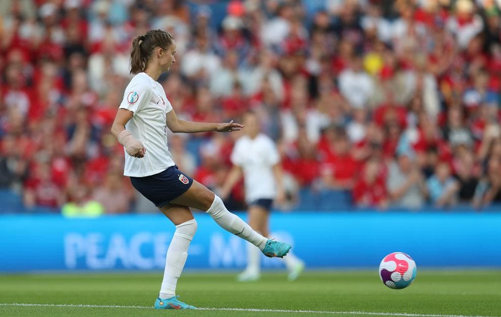 Austria se llevó un apretado triunfo ante la Selección de Noruega que estuvo cerca de empatar pero les falló la puntería.