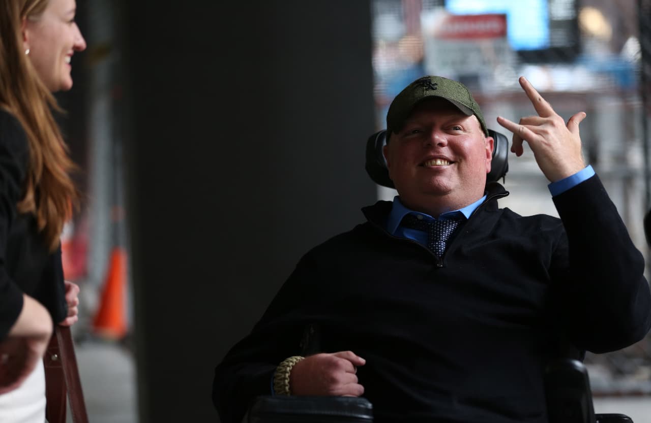 Chicago pagará 44.7 millones a un hombre que recibió un tiro en la cabeza de un oficial fuera de servicio