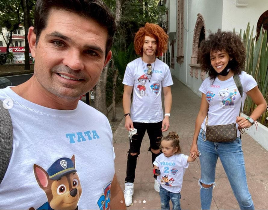 "Pero ahorita están tan complicadas las cosas y
<b><a href="https://www.univision.com/famosos/pareja-de-ferdinando-valencia-celebra-el-dia-de-las-madres-recordando-a-dante-fotos" target="_blank">la verdad sí me da temor</a></b>", admitió.
<br>