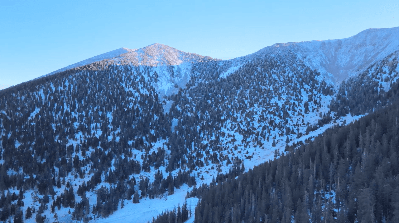 “Es probable que las carreteras se vuelvan resbaladizas y peligrosas. Si debes viajar ten cuidado y baja la velocidad”, alienta el Servicio Meteorológico Nacional Flagstaff.
<br>