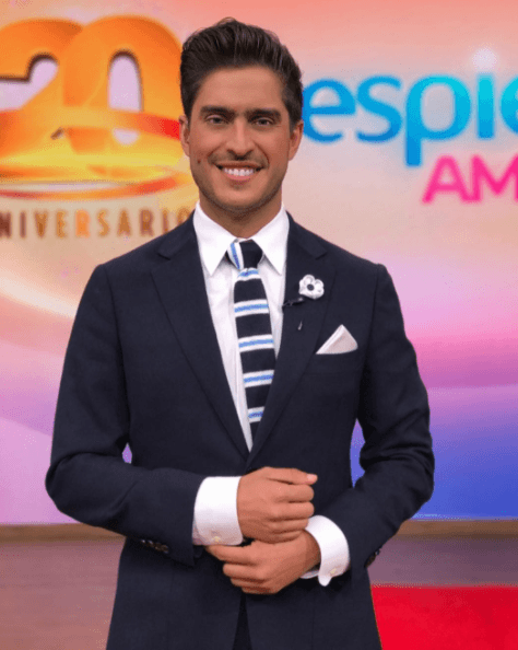 Para Rodolfo Landeros los accesorios también son importantes pues dan puntos extras a tu look.