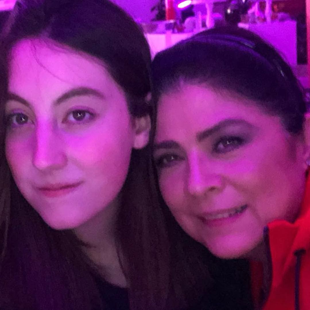 La actriz no duda en expresar su amor por ellos en las redes sociales: "Mi princesa", escribió en Instagram junto a esta foto con su hija Vicky.