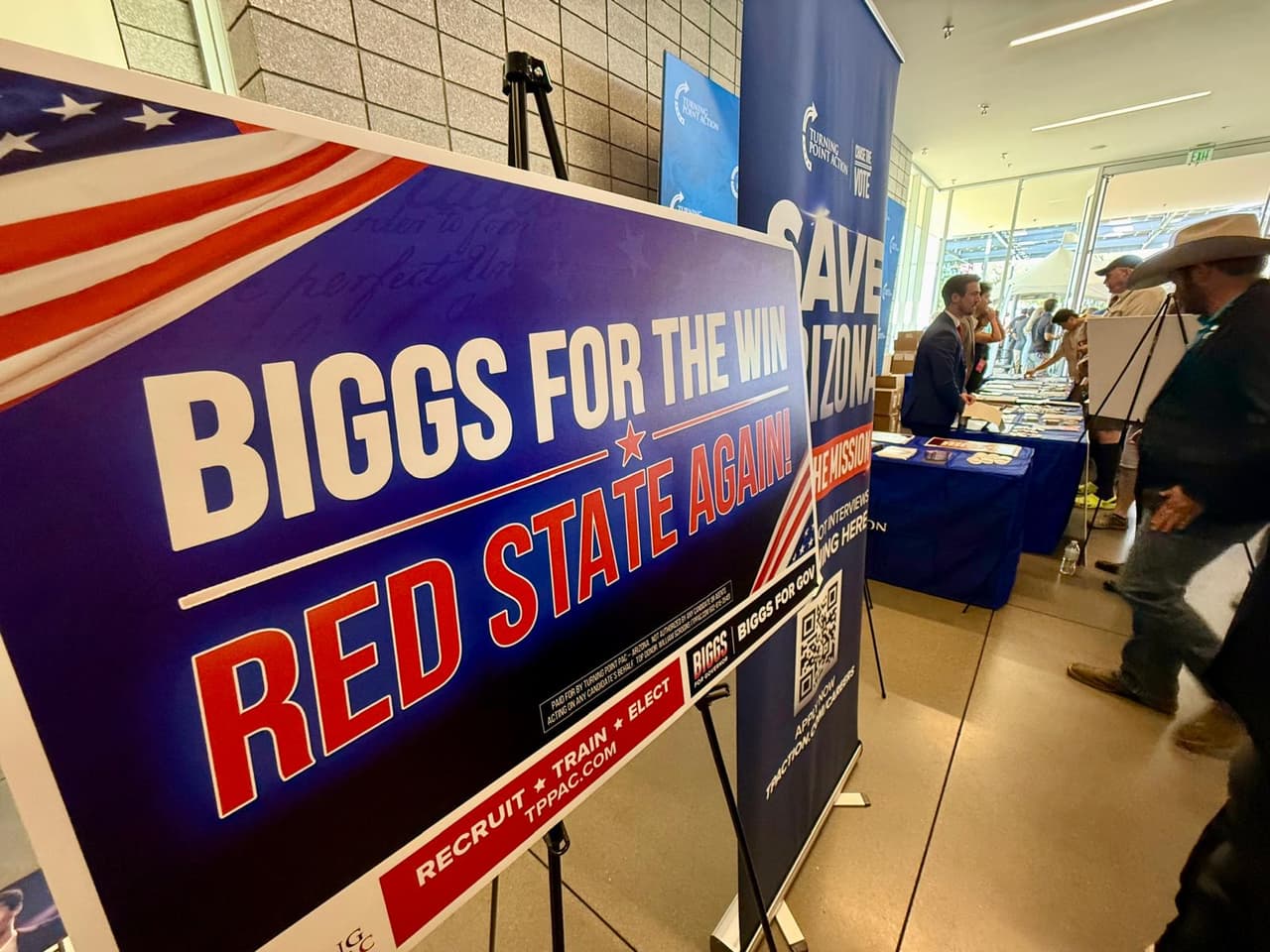 Se programó la
<b>participación de cinco de los seis congresistas republicanos de Arizona: Andy Biggs, Eli Crane, Abe Hamadeh, Paul Gosar y Juan Ciscomani</b>.