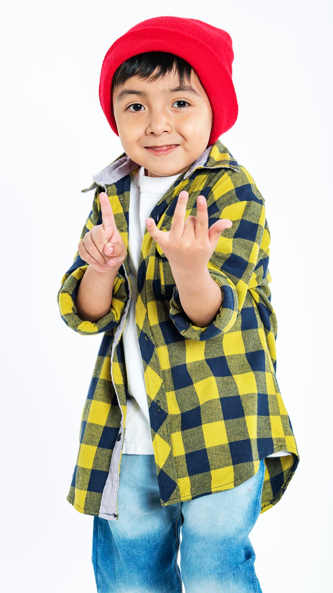 Es un niño sincero, noble y con ganas de ser una estrella de la televisión mexicana.