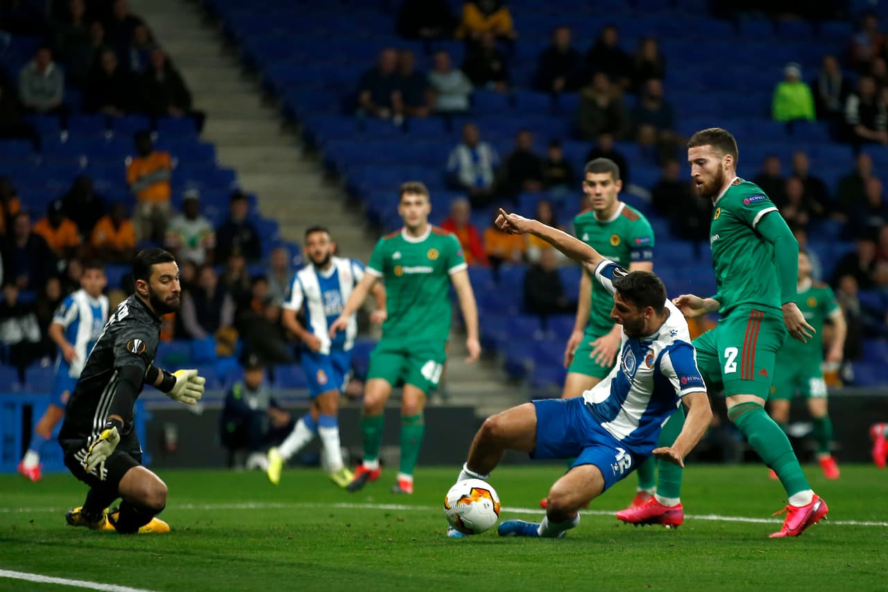 Es al minuto 22 cuando cae el primer gol de los Wolves por parte de Adama Traoré.
