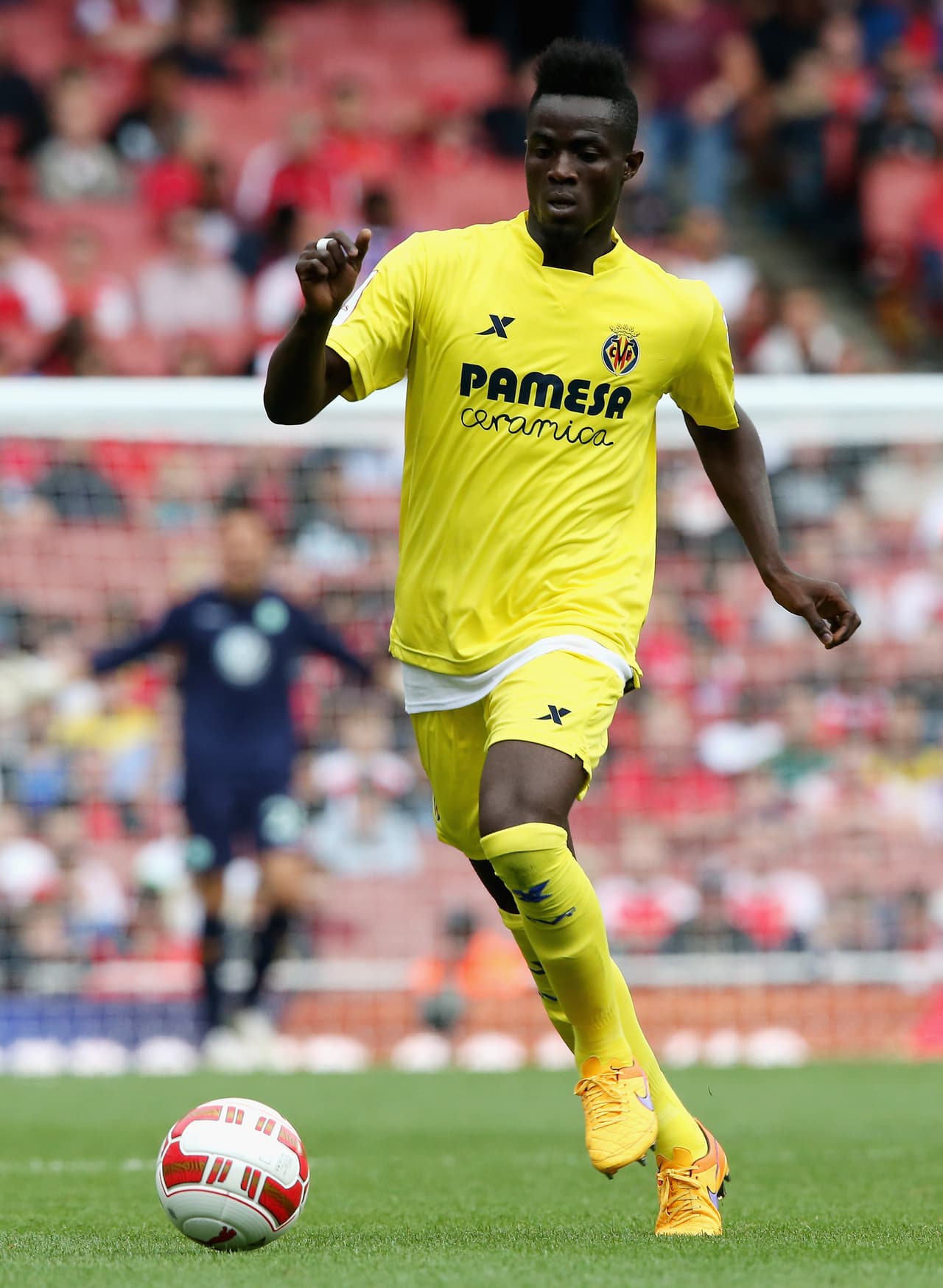 El defensor marfileño Eric Bailly pasó del Villarreal (ESP) al Manchester United (ING) por 35.000.000 de euros.