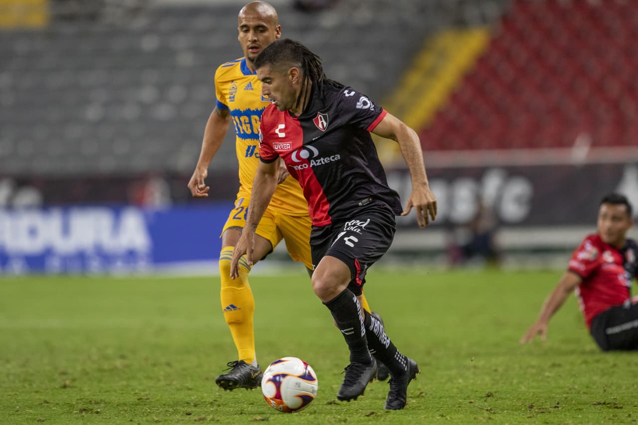 Carlos González marcó a los 17’ de juego el primer gol del juego; Quiñones (90+1’) marcó sobre la recta final . Los rojinegros estuvieron tuvieron oportunidades, pero no cayó el gol. La siguiente fecha, los de la UNAL recibirán a los Rayos, mientras que Atlas visitará a los Pumas.