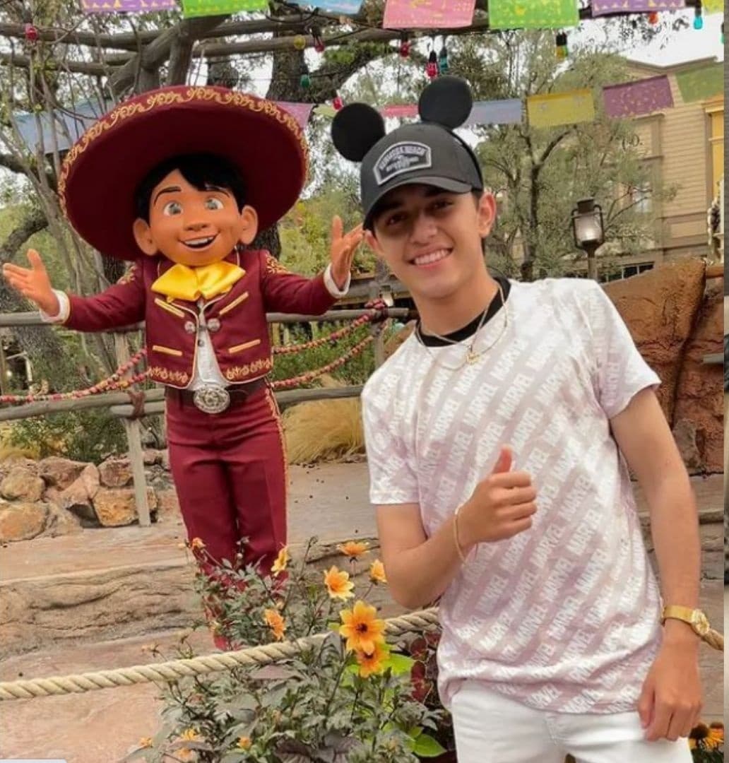 Miguel en la película es un niño de 12 años, la misma edad que tenía Luis Ángel Jaramillo cuando le dio voz al personaje.