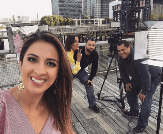 Maity Interiano regalando sonrisas, muy bien acompañada desde Nueva York.