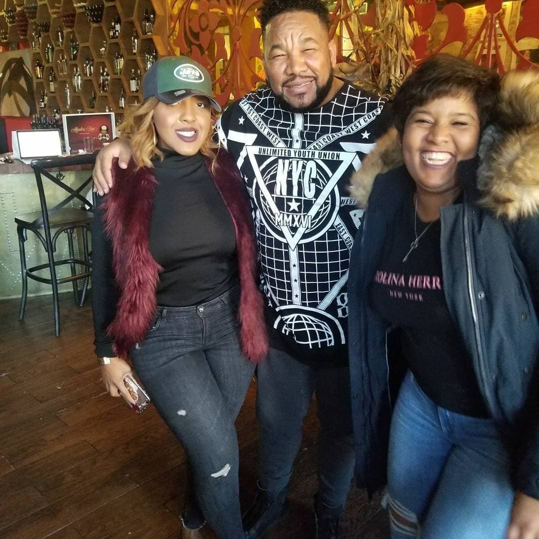 Su camino en la radio lo inicio hace más de 18 años y es reconocido por sus divertidas parodias.