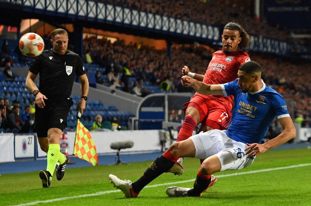 El Olympique de Lyon se impuso ante los Rangers 2-0, con goles de Karl Toko Ekambi (23') y James Tavernier, del equipo escocés, anotó un autogol al minuto 55' durante la primera jornada en la UEFA Europa League.