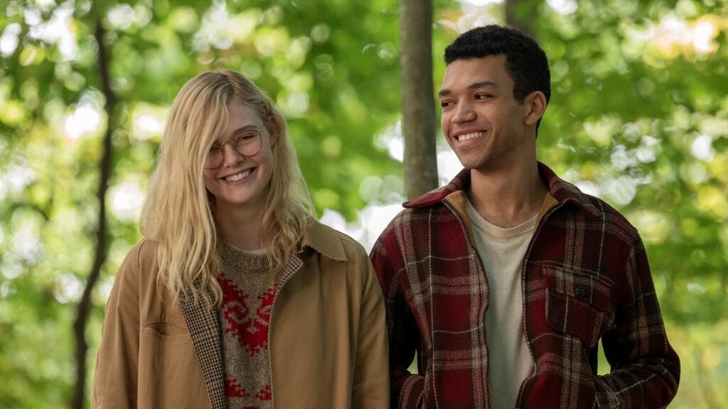 Elle Fanning como Violet y Justice Smith como Theodore Finch.