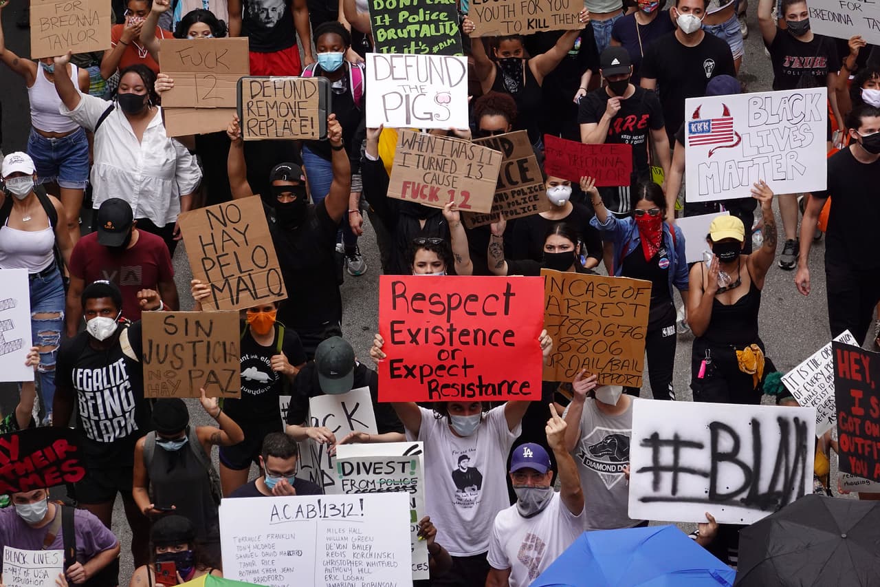 Cierran la autopista I-95 y algunas áreas del Downtown de Miami y Overtown por las protestas