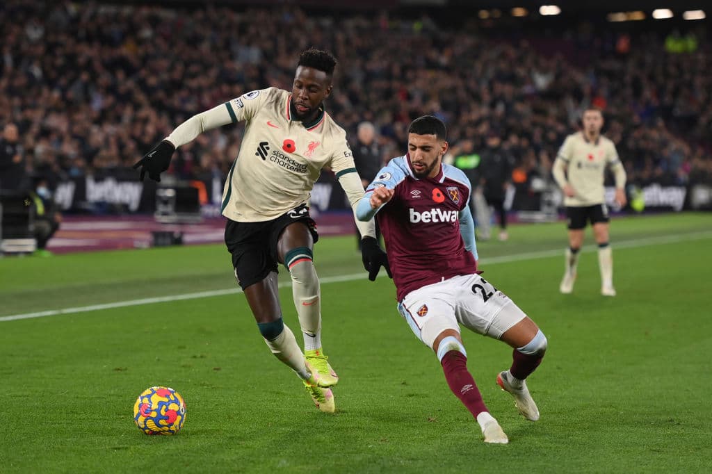 West Ham sorprende al Liverpool y lo derrota 3-2 durante la fecha 11 en la Premier League. Alisson Becker abrio el marcador con gol en contra a los 4' del encuentro, cuando Trent Alexander-Arnold empataba el juego al 41'. Pablo Fornals y Kurt Zouma pusieron arriba a los Hammers y Origi anotó el segundo para los 'Reds'.
