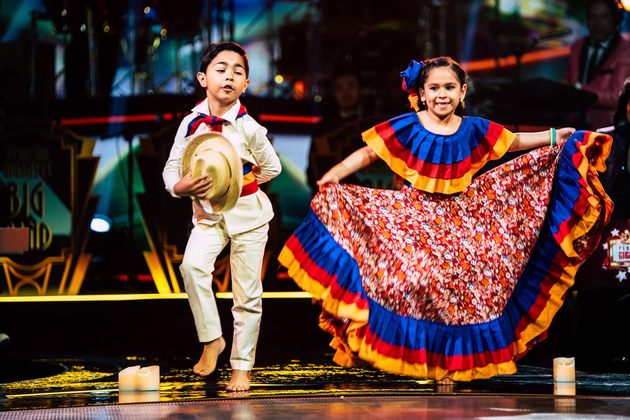 Y es que Luisangeli confesó que quiere correr con la misma suerte de su madre: su mamá conoció a su esposo (el padre de Luisangeli) en una pista de baile.