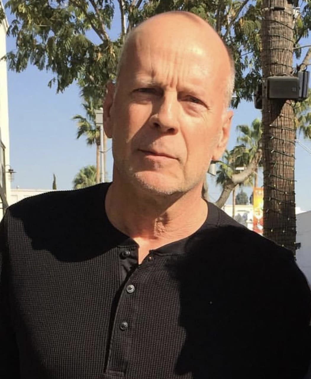 Mayo Clinic puntualiza que la afasia “puede afectar el habla, además de la forma en que escribes y comprendes el lenguaje escrito y oral” y que su causa más frecuente “es el daño cerebral que resulta de un accidente cerebrovascular”.
<br>