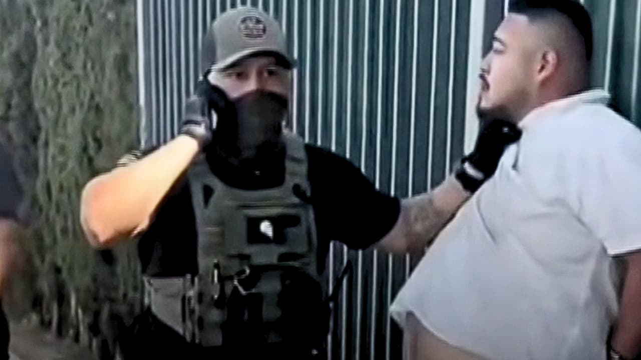 Tras detención errónea, ciudadano estadounidense demanda a los agentes de ICE que lo arrestaron en California
