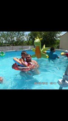 Feliz día del padre para mi esposo Manuel Salinas Jr. desde aquí en Zapata, TX.