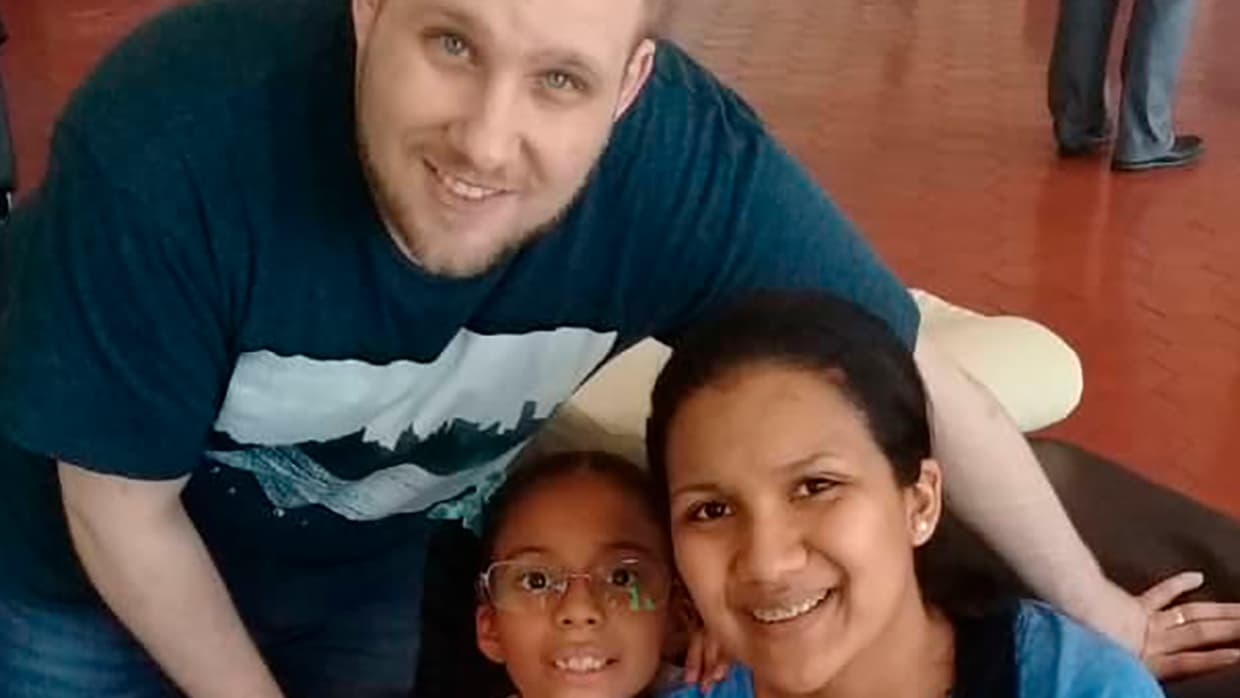 El mormón estaba allí recluido tras haber sido detenido el 30 de junio de 2016 junto a su esposa, con quien viajó a casarse tras conocerse por internet.
<br>