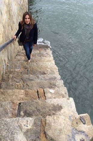 Karla recorriendo bellísimos lugares.