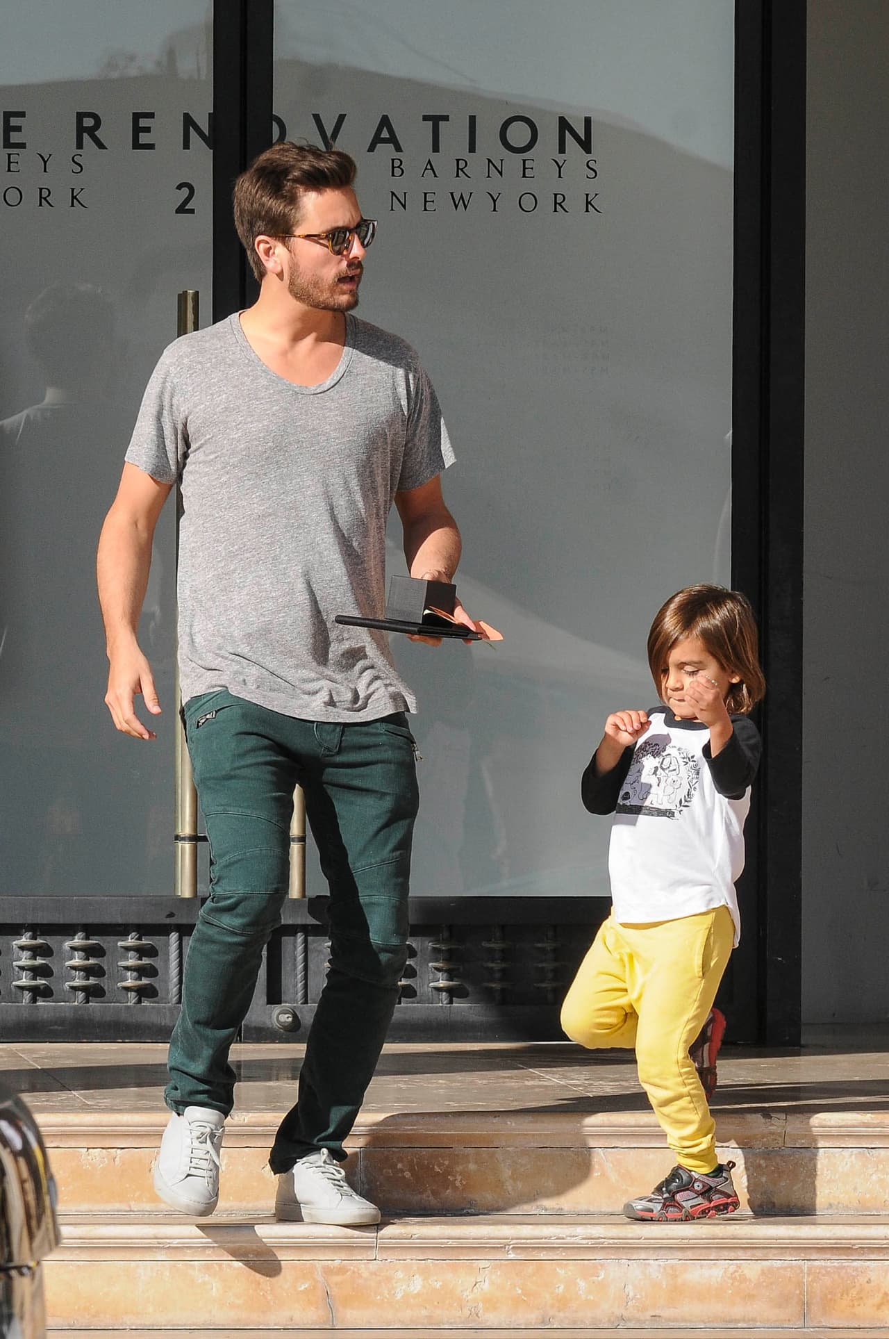 ¡Y a Meson le encanta estar con él!