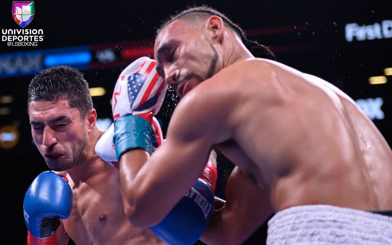 Keith 'One Time' Thurman retuvo su supercampeonato wélter de la AMB tras derrotar por decisión mayoritaria a 'Josesito' López en una dura pelea de regreso para el monarca.