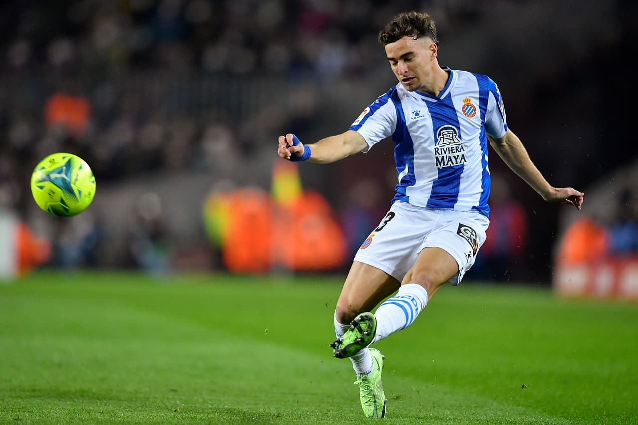 En el contragolpe Espanyol aprovechó algunos espacios y por poco sorprende por las bandas.
<br>