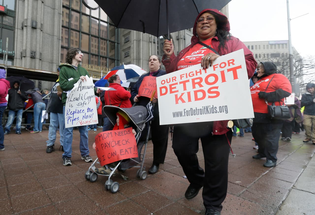 Maestros de Detroit regresan a clases tras dos días ausentes por protesta